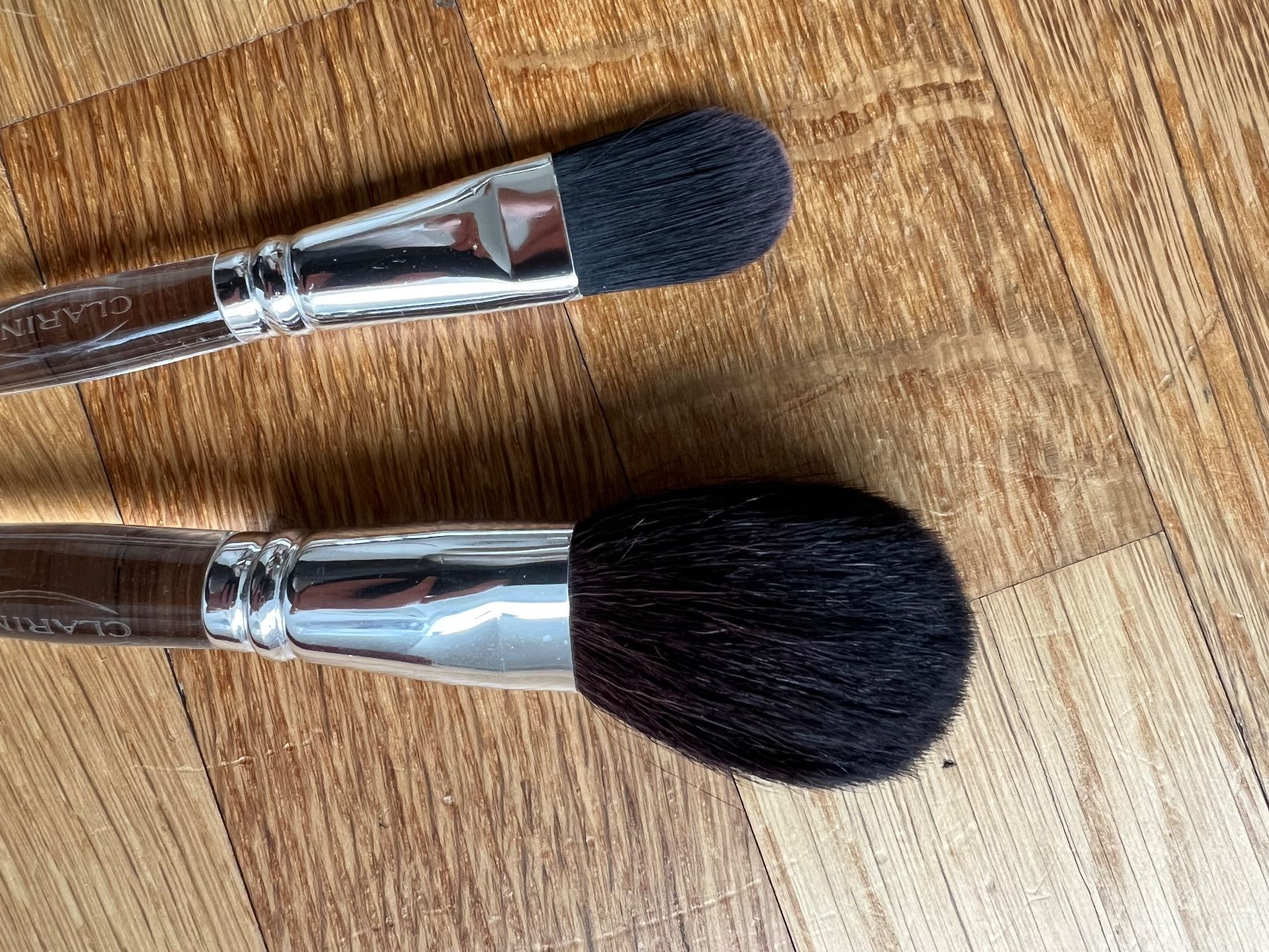 Clarins Make-up: Clarins Pinsel-Set (2 Pinsel) – Usato da Glattpark(Opfikon) venduto da ste_n99y 4