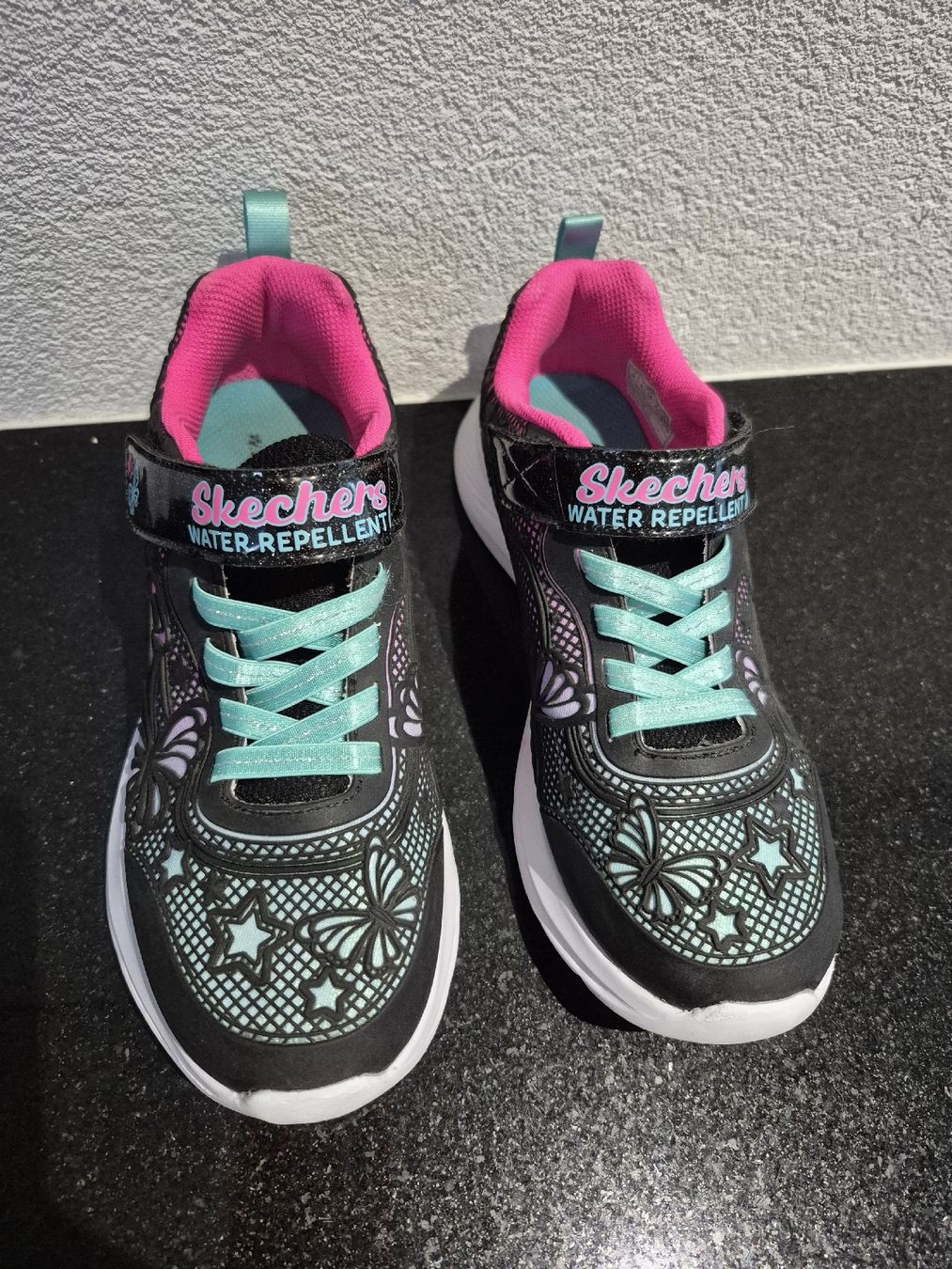 Skechers Schuhe für Jungen: Baskets Skechers  noir rose turquoise taille 35 – Neu (gemäss Beschreibung) aus Belmont-Yverdon von jul_8nw5 2