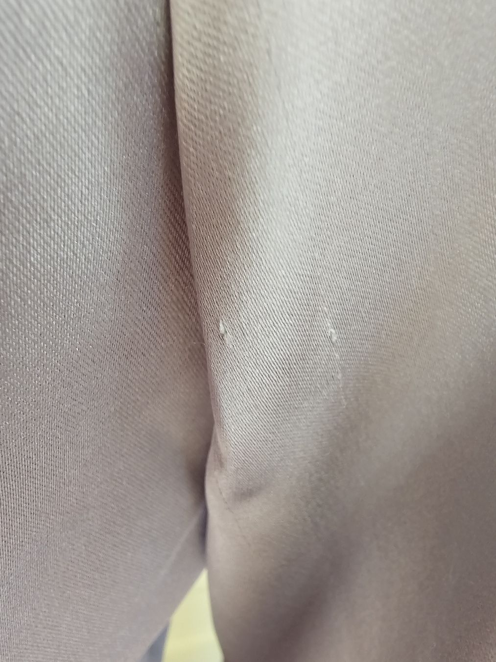 Bershka Pantaloni: Satin Hose Bershka, hellgrau, Gr. M – Nuovo (secondo la descrizione) da Mitlödi venduto da sassi31 3