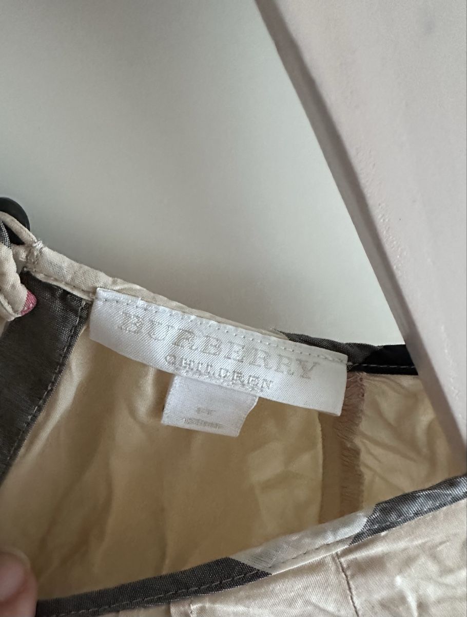 Burberry Blouses, T-shirts & Tops: Burberry Top – D'occasion à Dürrenroth par tvy_bh56 1