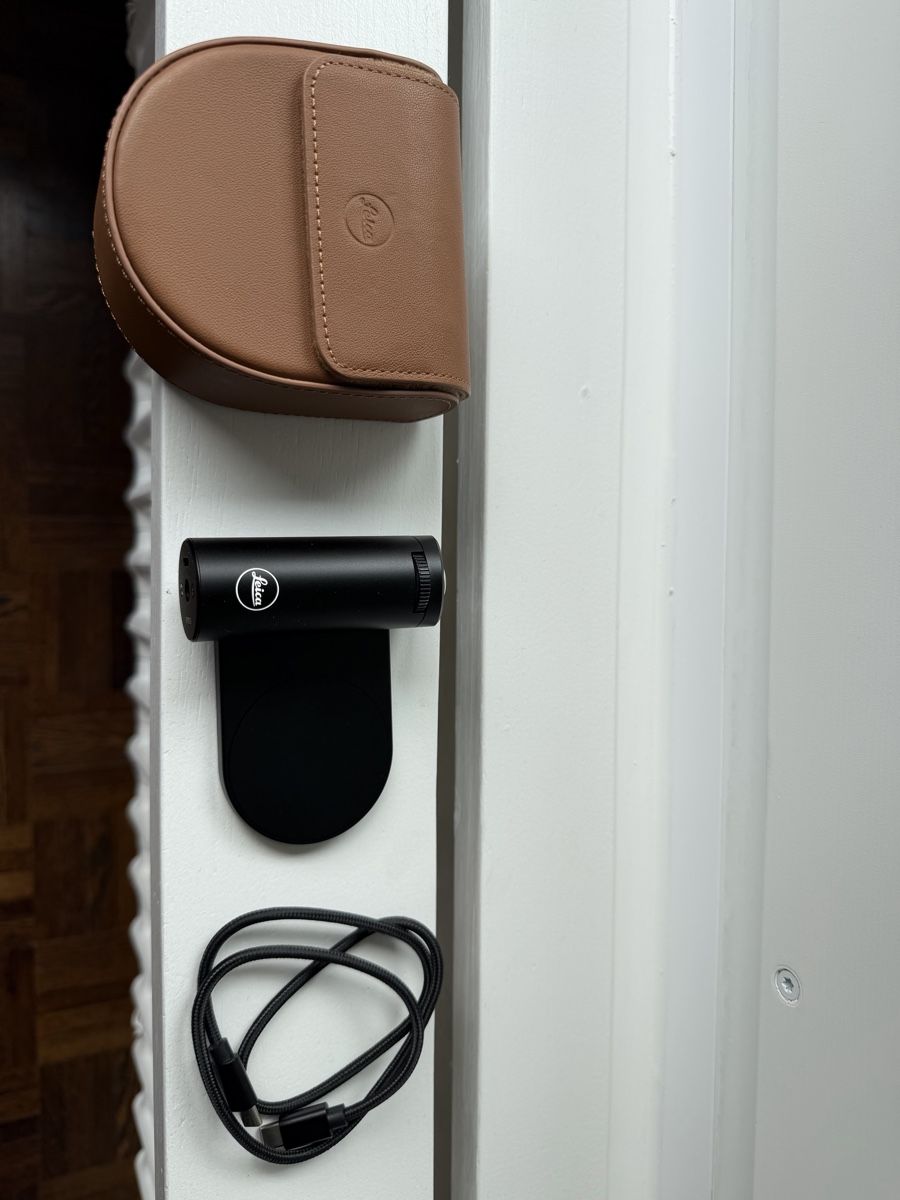 Leica Kamera: Leica Lux Grip with Leather case – Gebraucht aus Zug von cp_creative 1