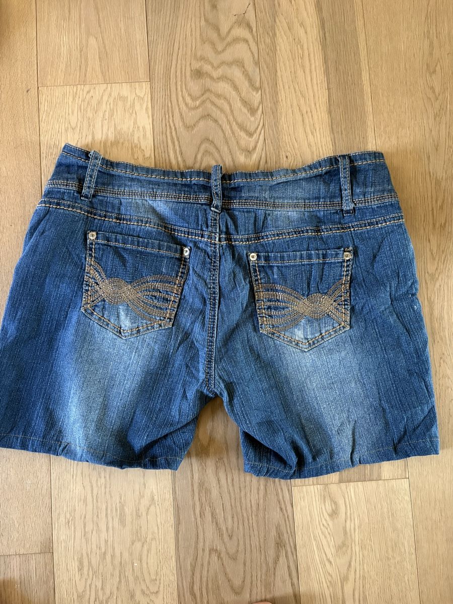 Jeans: Y2K Jeans-Shorts – Usato da Riehen venduto da vintage_basel