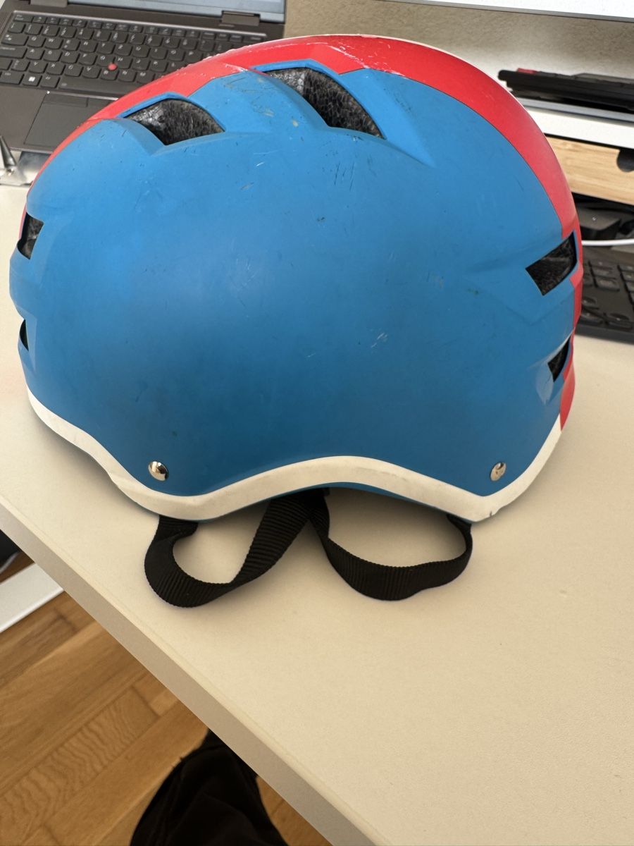 Caschi: Kids helmet – Usato da Münchenstein venduto da ArleneLM