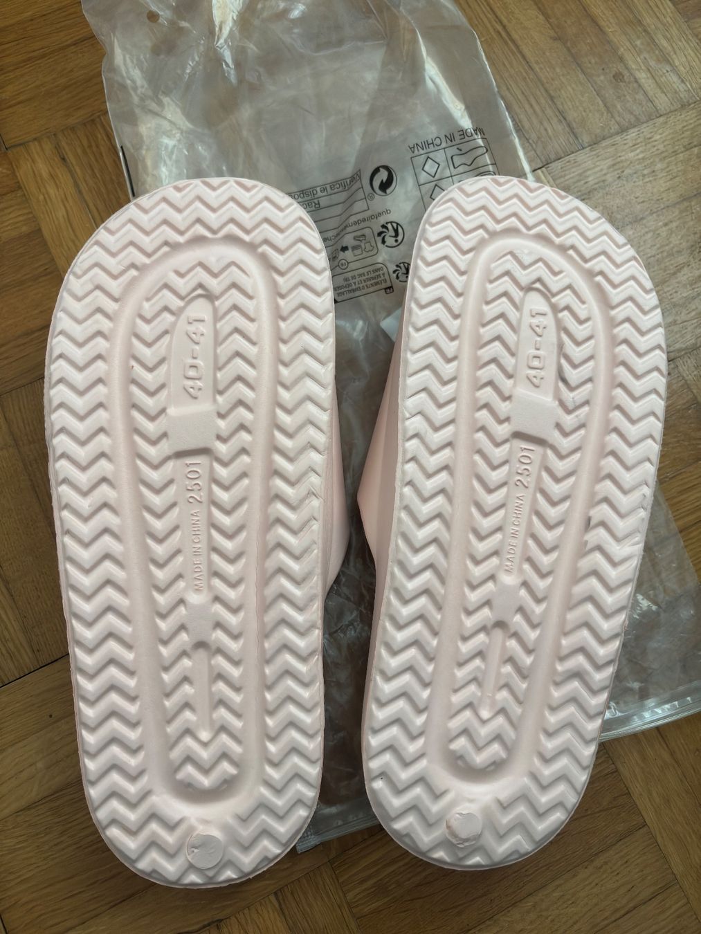 Scarpe da donna: Bequeme rosa Cloud Slipper Gr. 40-41 – Nuovo e nell'imballaggio originale da Sonterswil venduto da VD-Service 3