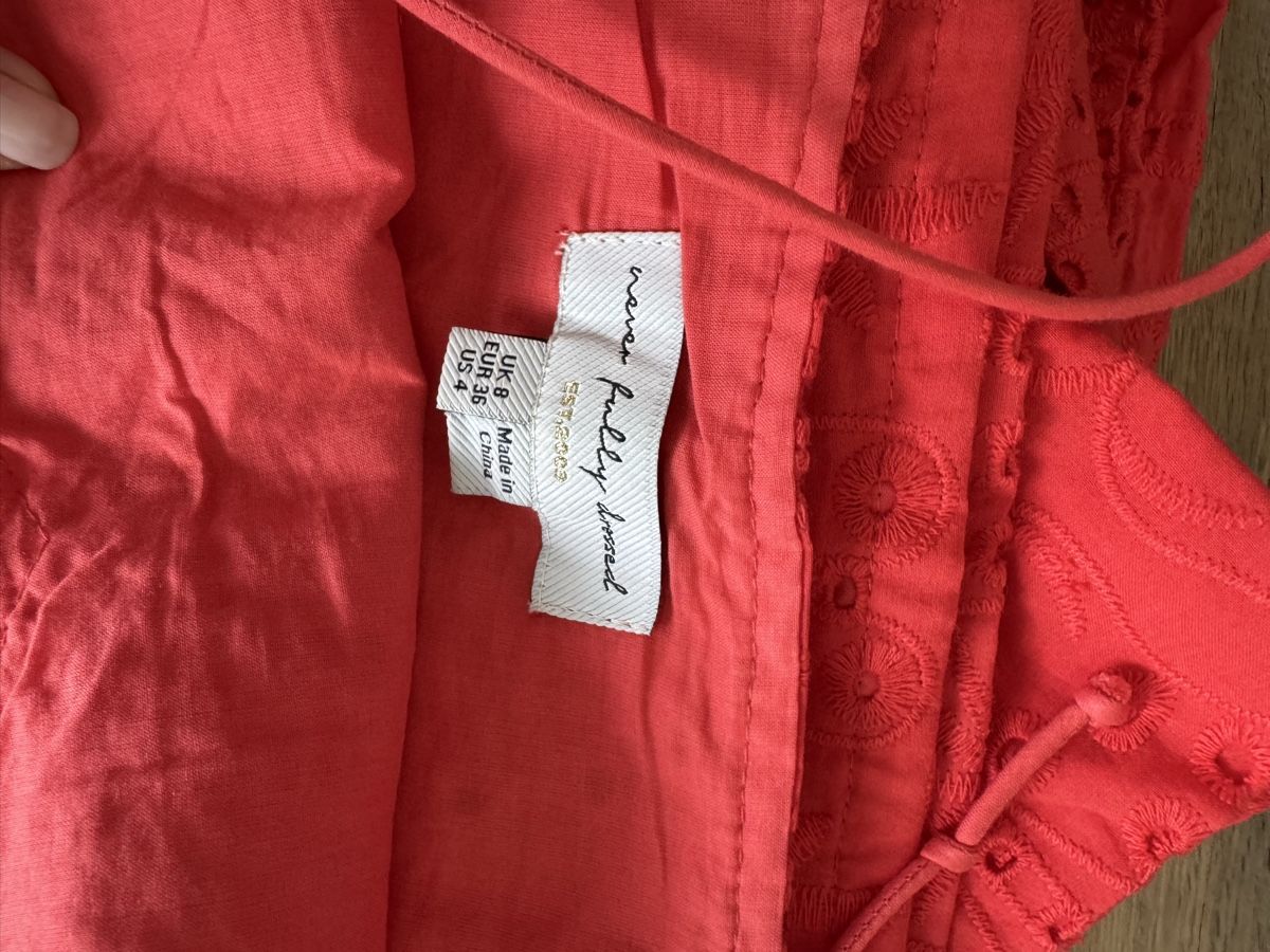 Lotti di vestiti: Never Fully dressed Set – Usato da Altendorf venduto da n.langenbach 1
