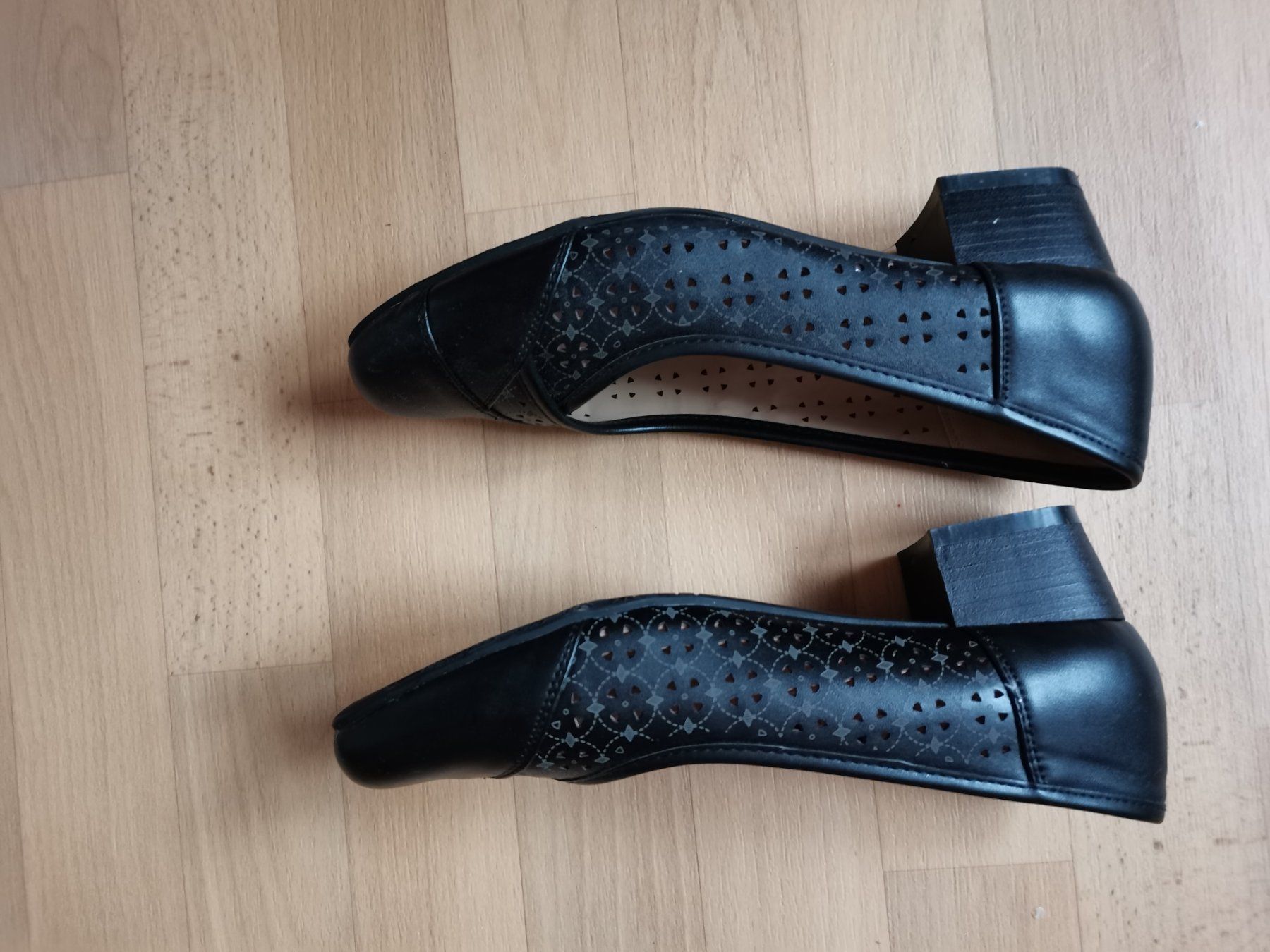 Scarpe da donna: Chaussures neuves no 39 – Usato da Cournillens venduto da masoeur 1