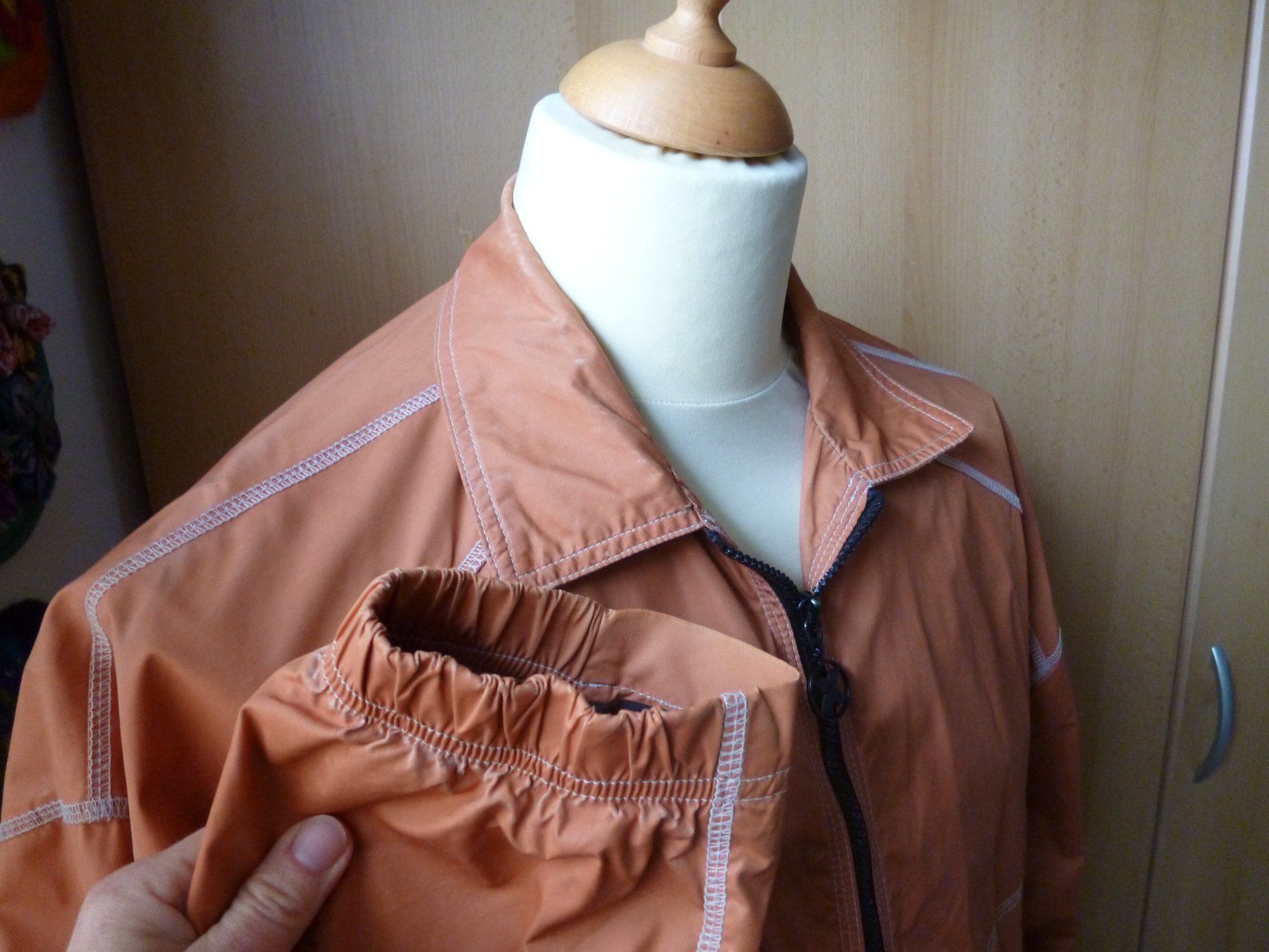 Quiksilver Giacche: VINTAGE Quiksilver Regenjacke orange Jacke Gr. L – Usato da Dättlikon venduto da Mamakuga 5