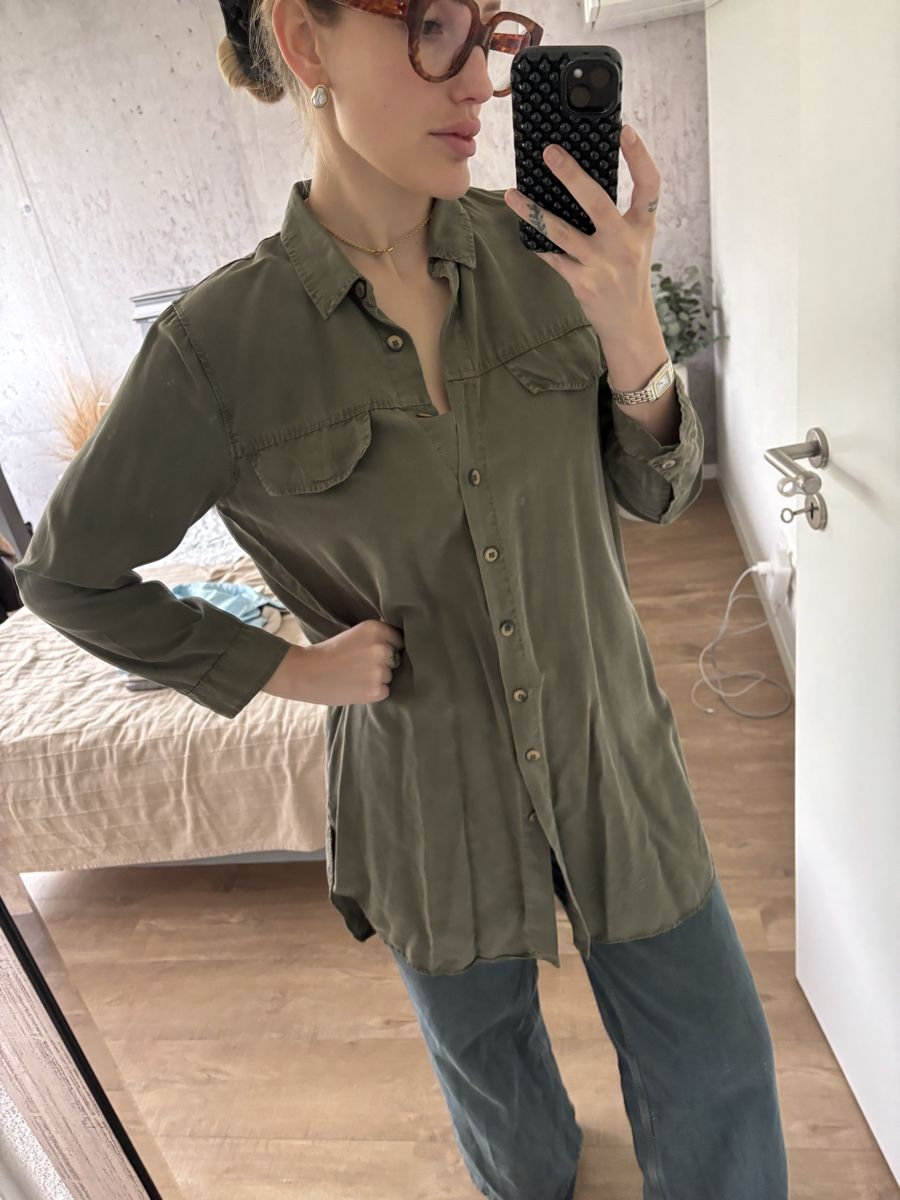 Pull&Bear Blusen: Chemise longue khaki pull&bear – Gebraucht aus Zürich von mps_9cp7 2