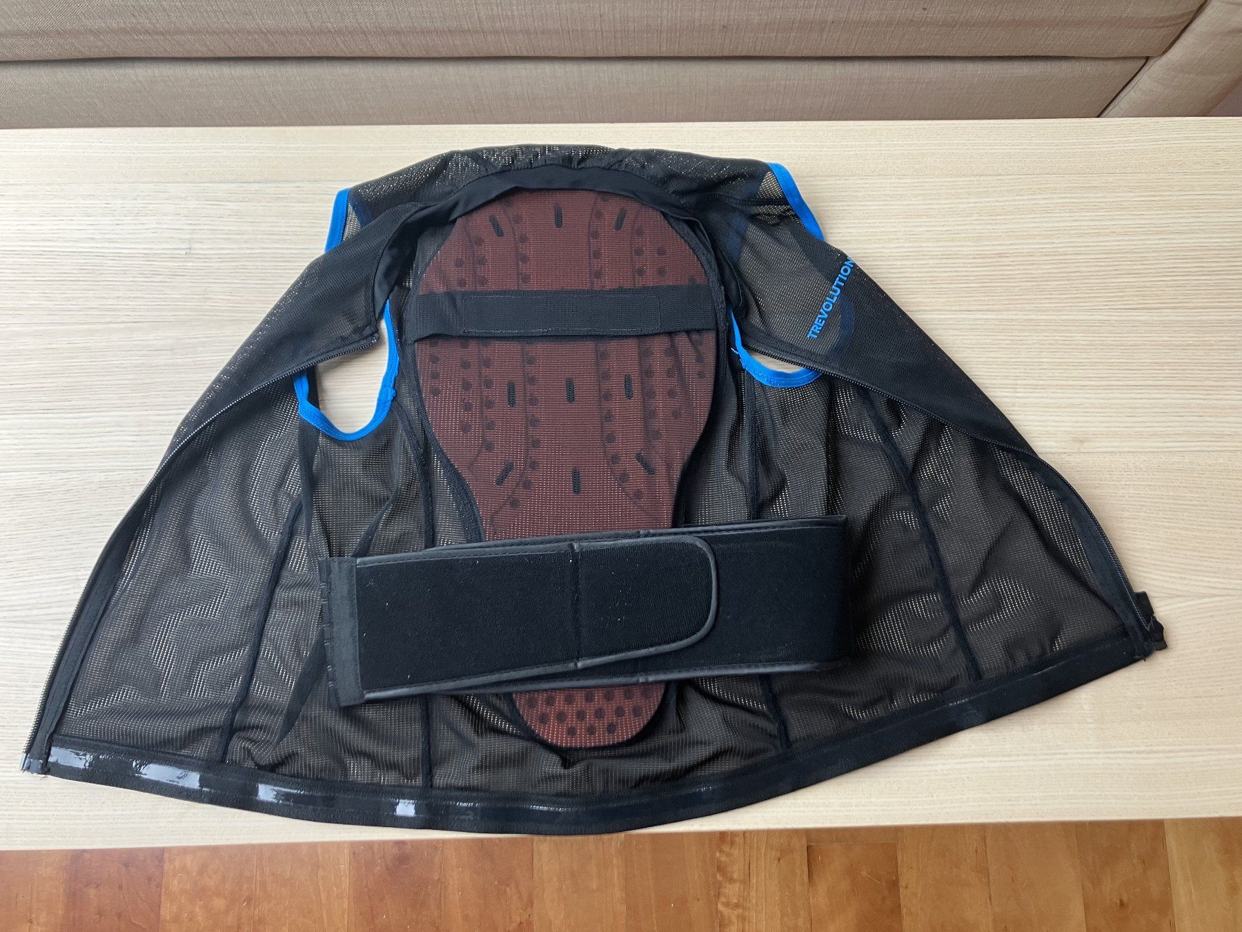 Protezioni & Imbottiture: Trevolution back protection for downhill biking or skiing – Usato da Bonstetten venduto da __sunshine__ 1