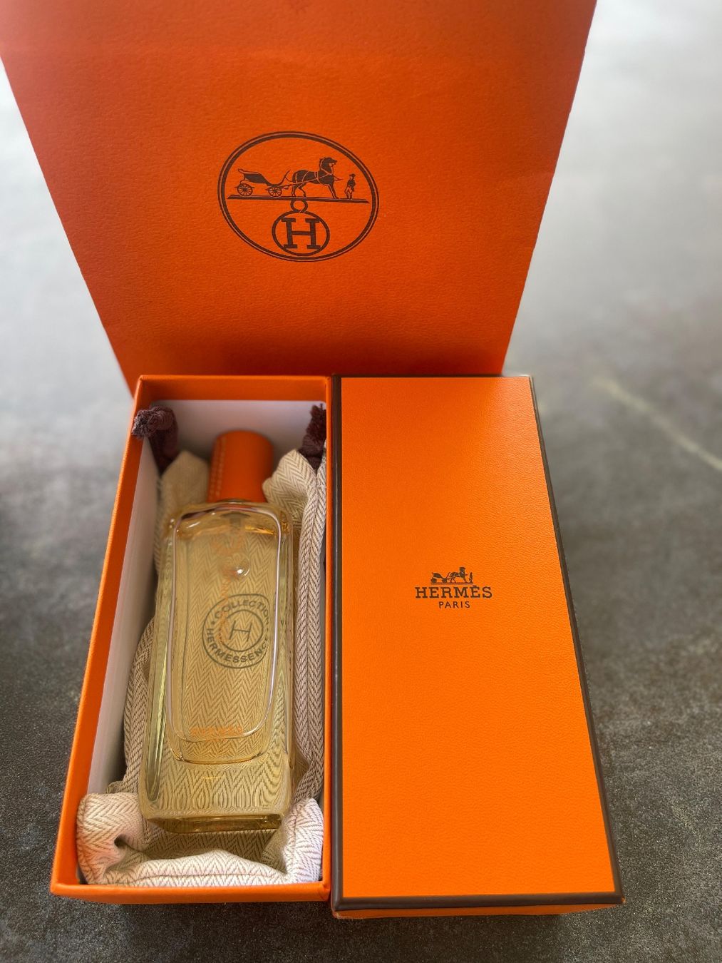 Hermès Parfum & Eau de Toilette: Hermès Hermessence Ambre Narguilé 100ml – Neu (gemäss Beschreibung) aus Hochdorf von Berry005 1