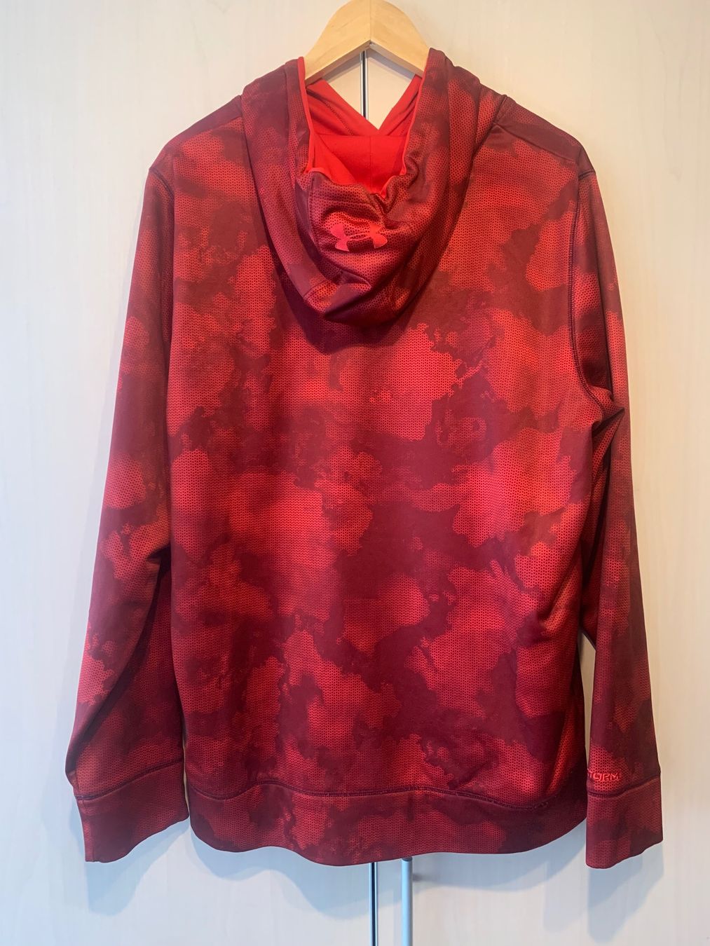 Under Armour Maglioni & Felpe: Under Armour Kapuzenpullover, Rot, Grösse L – Usato da Rosshäusern venduto da MiJoDoOl 2