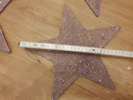 3 lilafarbene, glitzernde Deko Sterne gross