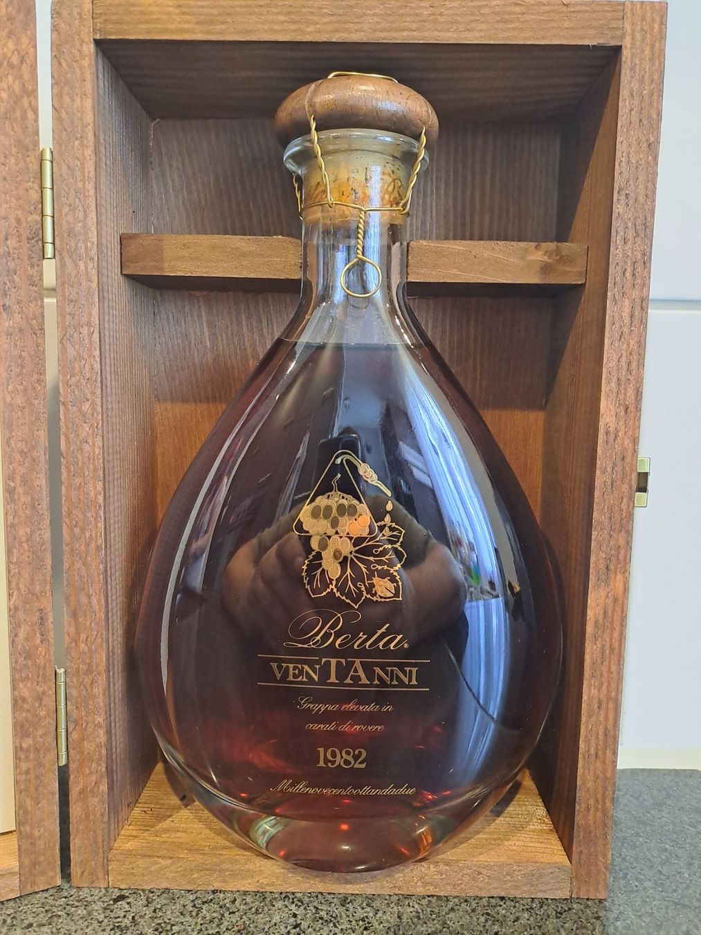 Berta Bevande alcoliche: Berta Grappa VENTANNI 1982 mit OHK  41 Jährigen Berta Grappa – Nuovo e nell'imballaggio originale da Elsau venduto da Kellerraeumung 1