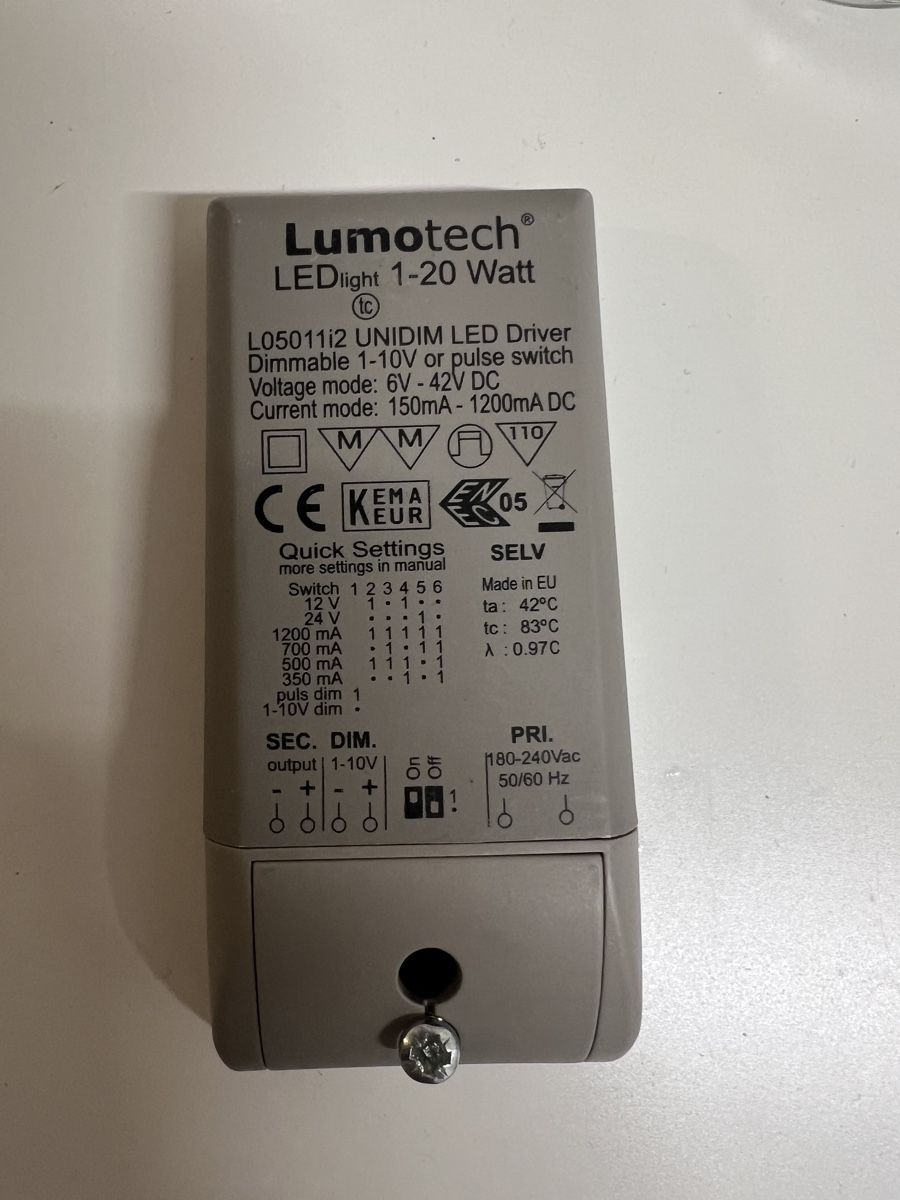 Interruttori: LEDlight 20W Universal dimmable – Nuovo (secondo la descrizione) da Zürich venduto da Soudeh_Alice