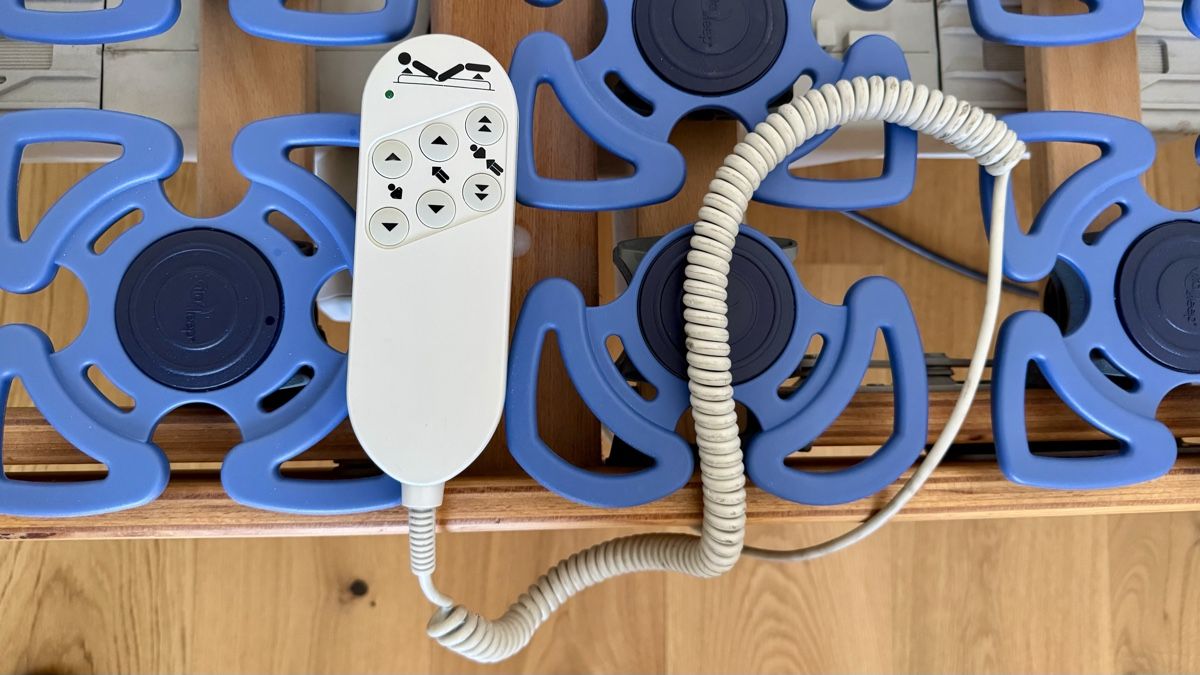 Betten: Bett elektrisch mit Tellerlattenrost – Gebraucht aus Moosseedorf von prewue 3