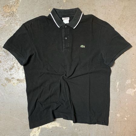 Schwarzes Lacoste Polo Streifen im Kragen