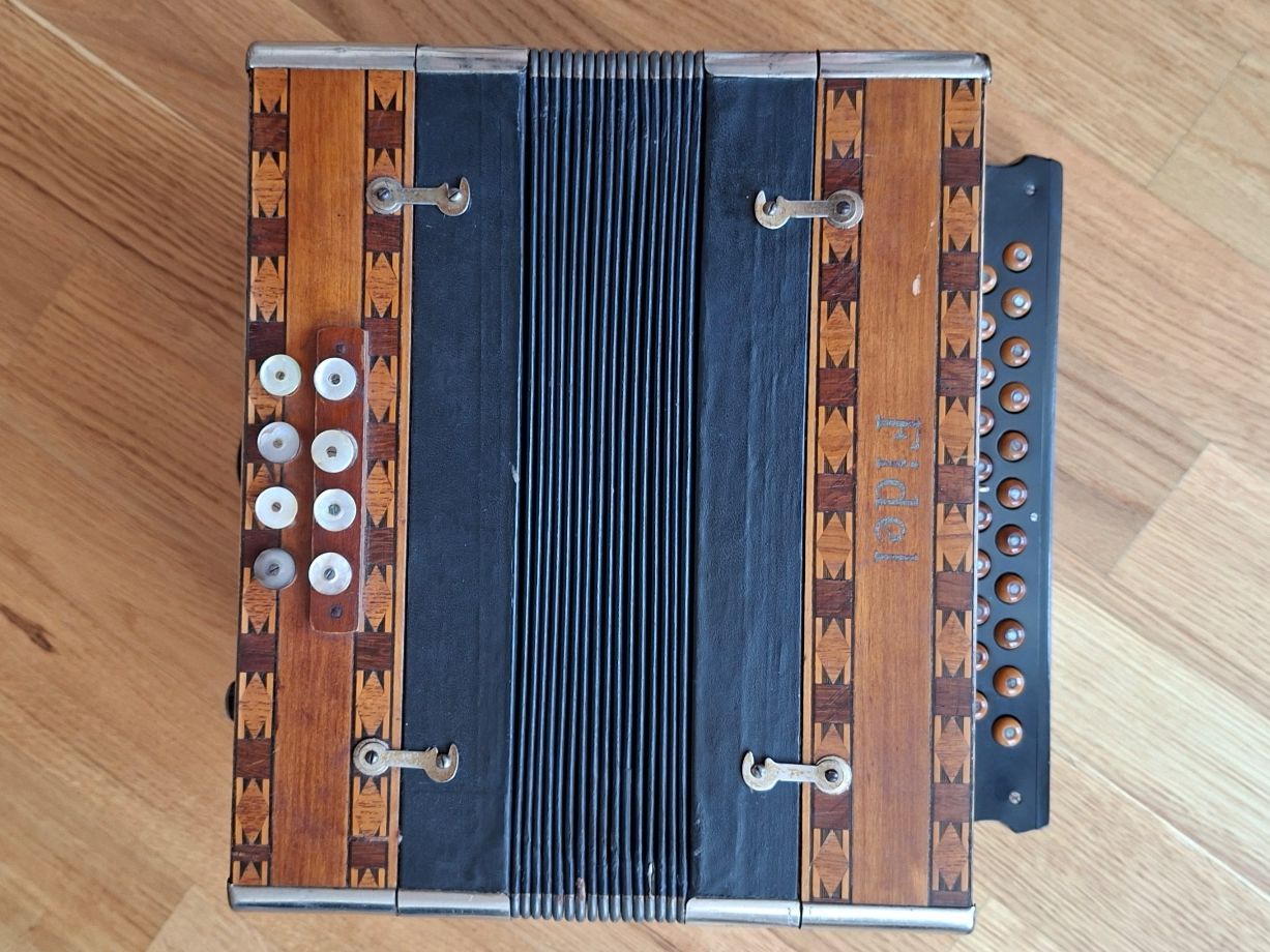 Helbling Musikinstrumente: Handörgeli Fidel – Gebraucht aus Küssnacht am Rigi von Schweiel7