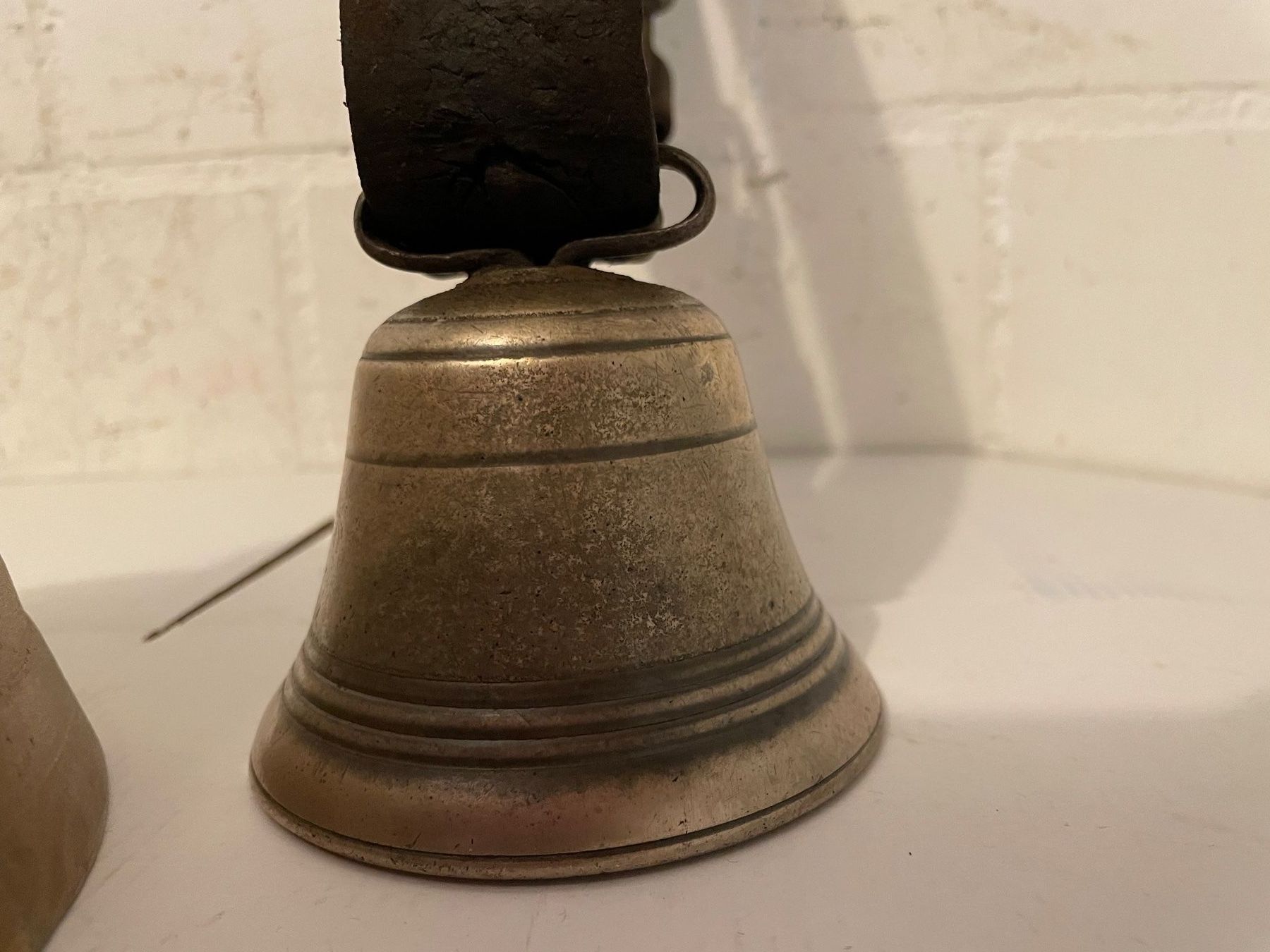 Cloches & sonnailles: Drei alte Glocken ab 1.00 Fr. – D'occasion à Birrhard par magisto52 5