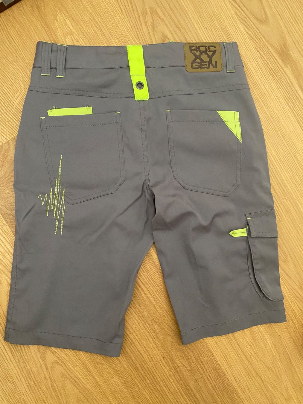 Roxy Pantalons: Roxygen kurze Hose 36 – Neuf (Voir description) à Trachslau par RetoM1982 2
