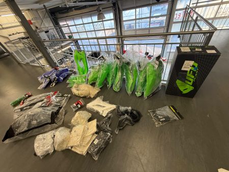 Grosser Posten Motocross Plastikteile & Zubehör