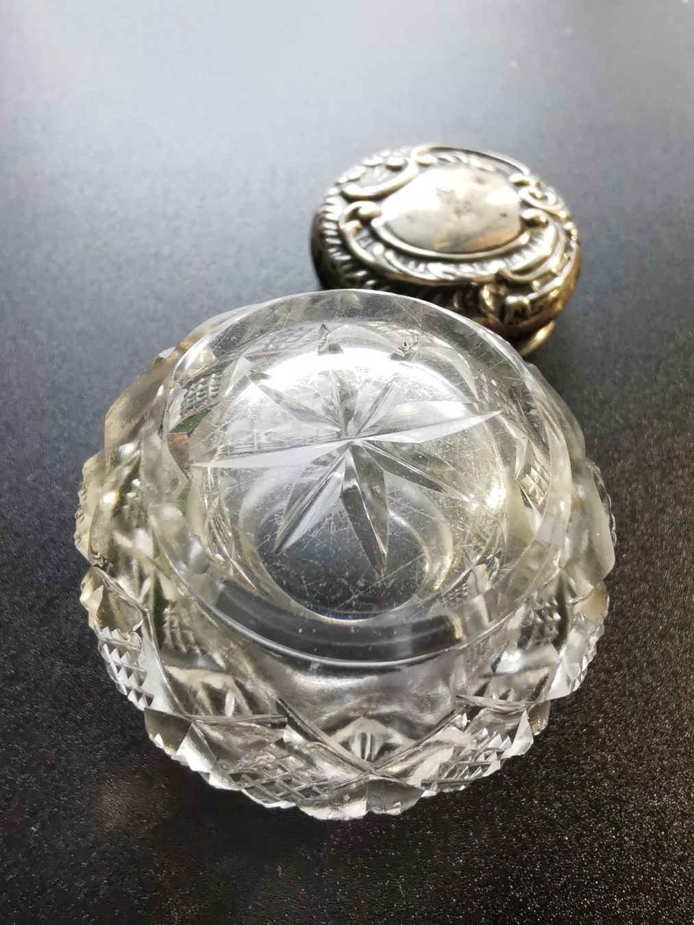 Flaconi: Parfümflacon oder Crème-Töpfli, Silberdeckel, um 1889/1890 – Usato da Dübendorf venduto da aschiduebendorf 5