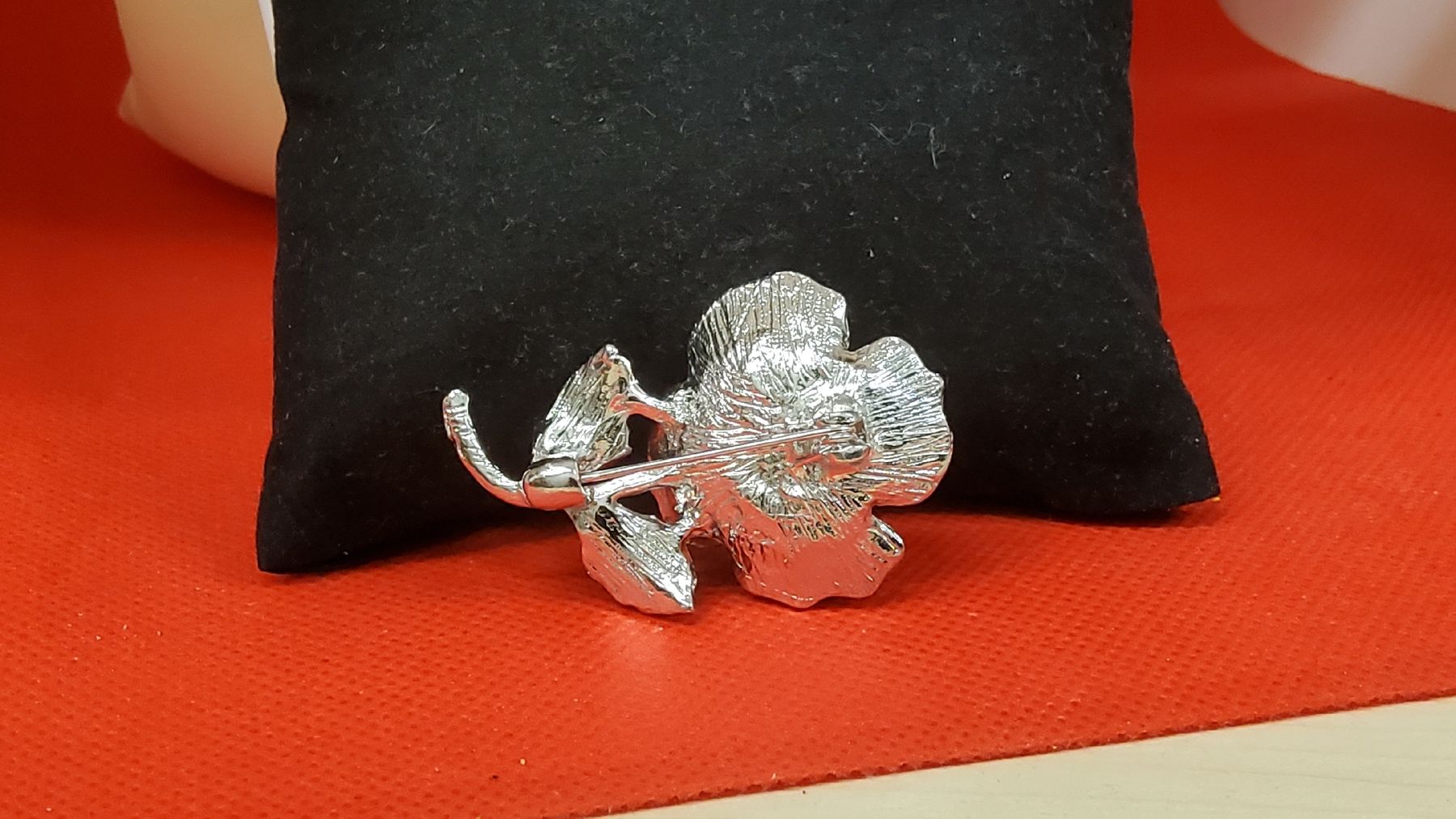 Spille & Fermagli: Elegante Brosche mit blauer Blume und Strass - Neu! – Nuovo e nell'imballaggio originale da Herisau venduto da Nluanalucas 1
