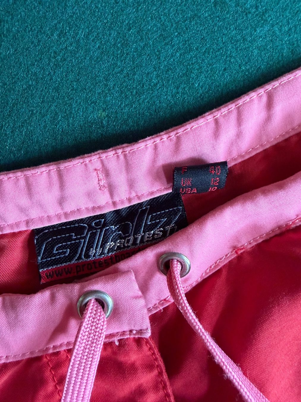 Protest Pantaloni: VINTAGE PROTEST Shorts  Gr. M – Usato da Interlaken venduto da Bona55 2