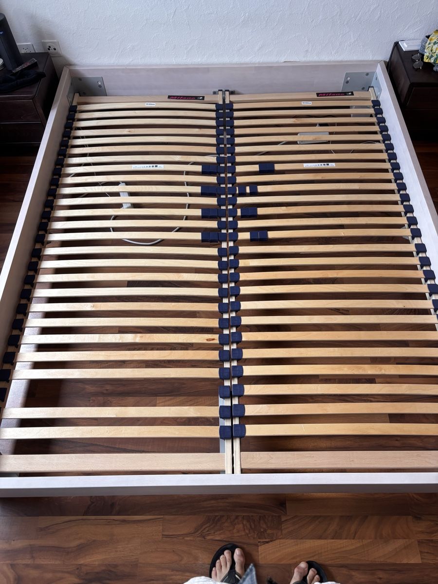 Letti: Bettgestell 160 x 200 mit Bettrost – Usato da Winterthur venduto da bumblebee42