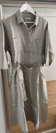 Hemdblusenkleid eve in paradise oliv Grösse 38 neuwertig