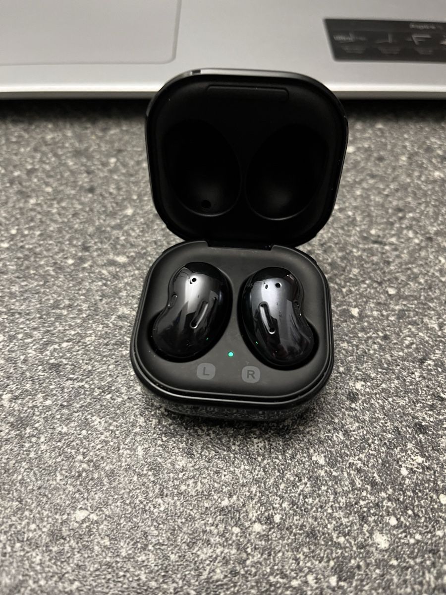 Samsung Kopfhörer: Galaxy Buds live – Neu (gemäss Beschreibung) aus Vallamand von noellebaudin75