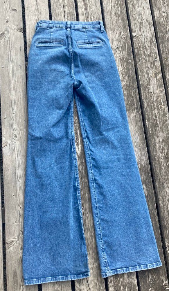 C&A Jeans: C&A Flare Jeans 38 – Usato da Wädenswil venduto da Pixie_ 1