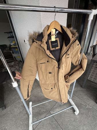 Winterjacke Clockhouse beige Grösse XS mit Kapuze neu