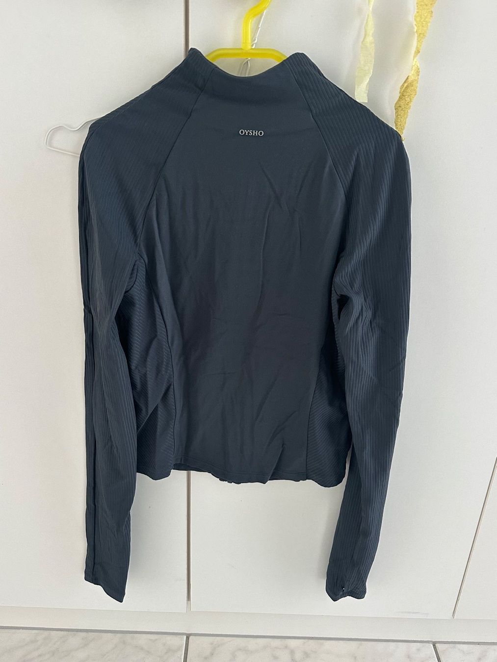 Oysho Giacche: OYSHO Comfortlux rib technical jacket – Usato da Uetikon am See venduto da sop_2ylg 2