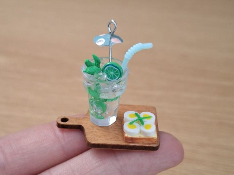 Case e mobili per bambole: Mojito mit Cocktailschirmchen und Canape – Nuovo (secondo la descrizione) da Zürich venduto da HandmadeTinyFood 4