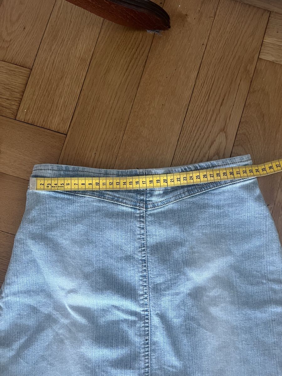 Gonne: Y2K denim skirt with belt  – Usato da Lausanne venduto da Lillielillie 3
