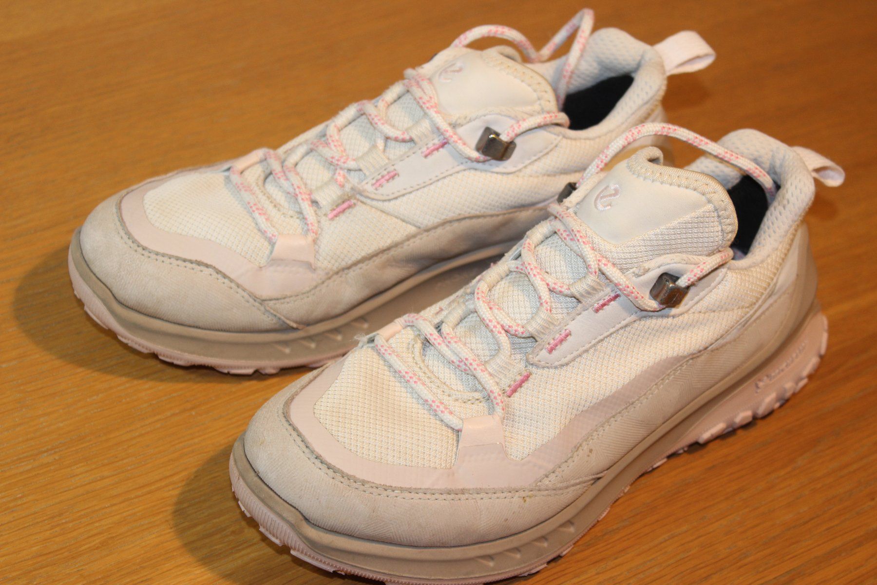 Scarpe per ragazze: Ecco Sneakers, Gr. 35 – Usato da Basel venduto da Mila_Graf 1