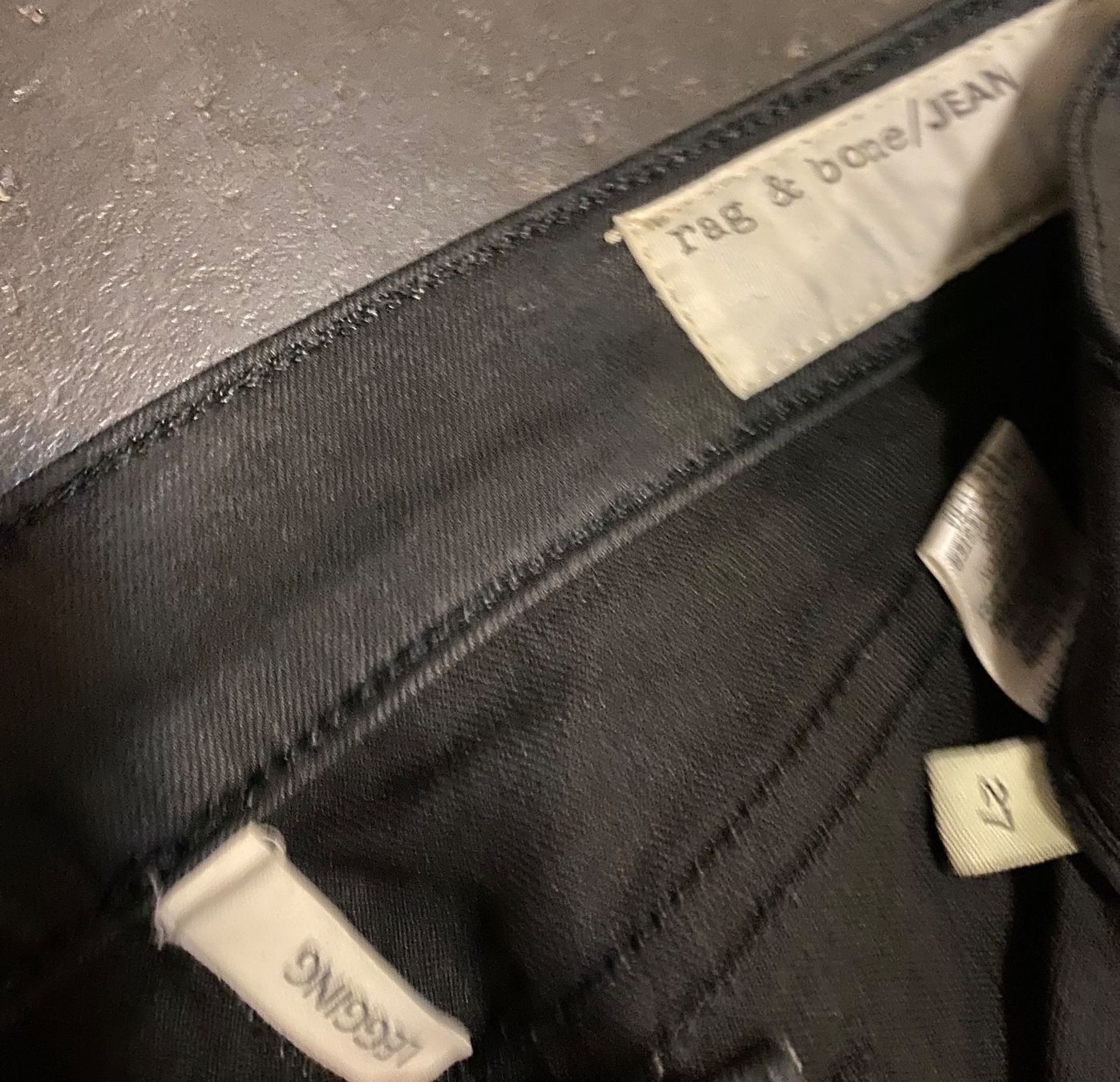 Pantaloni: Rag and Bone Röhrli Jeans schwarz 27 – Usato da Chur venduto da simhofstr 4