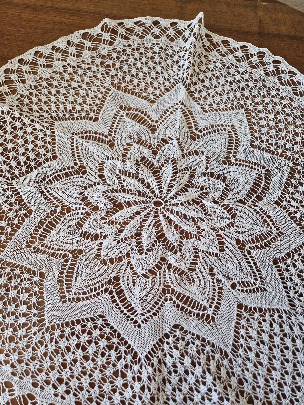 Autre linge de table: Deckeli rund Spitze handgefertigt – D'occasion à Bern par Antikbatik 2