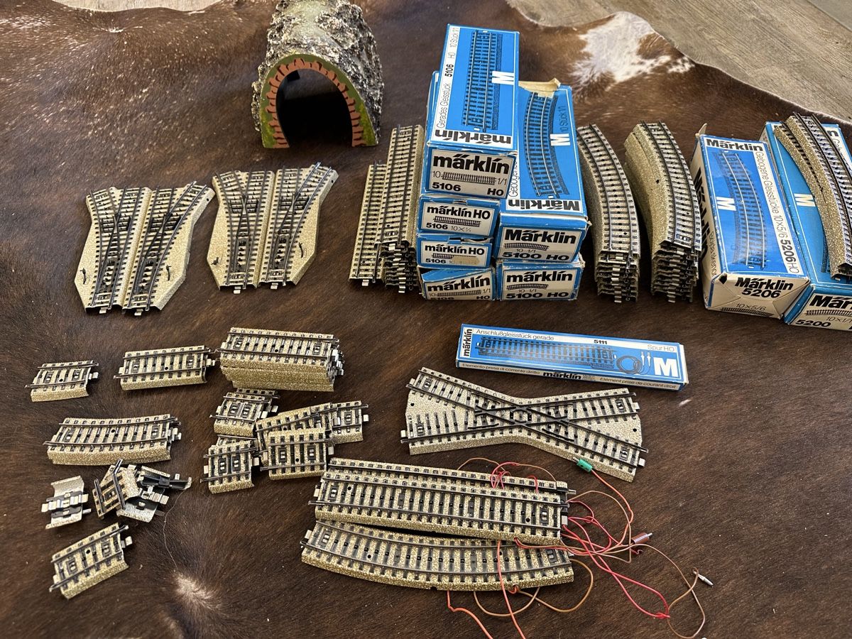 Märklin Modellini di ferrovie: Märklin Konvolut ca. 150 Stück – Usato da Lupsingen venduto da New-Haven
