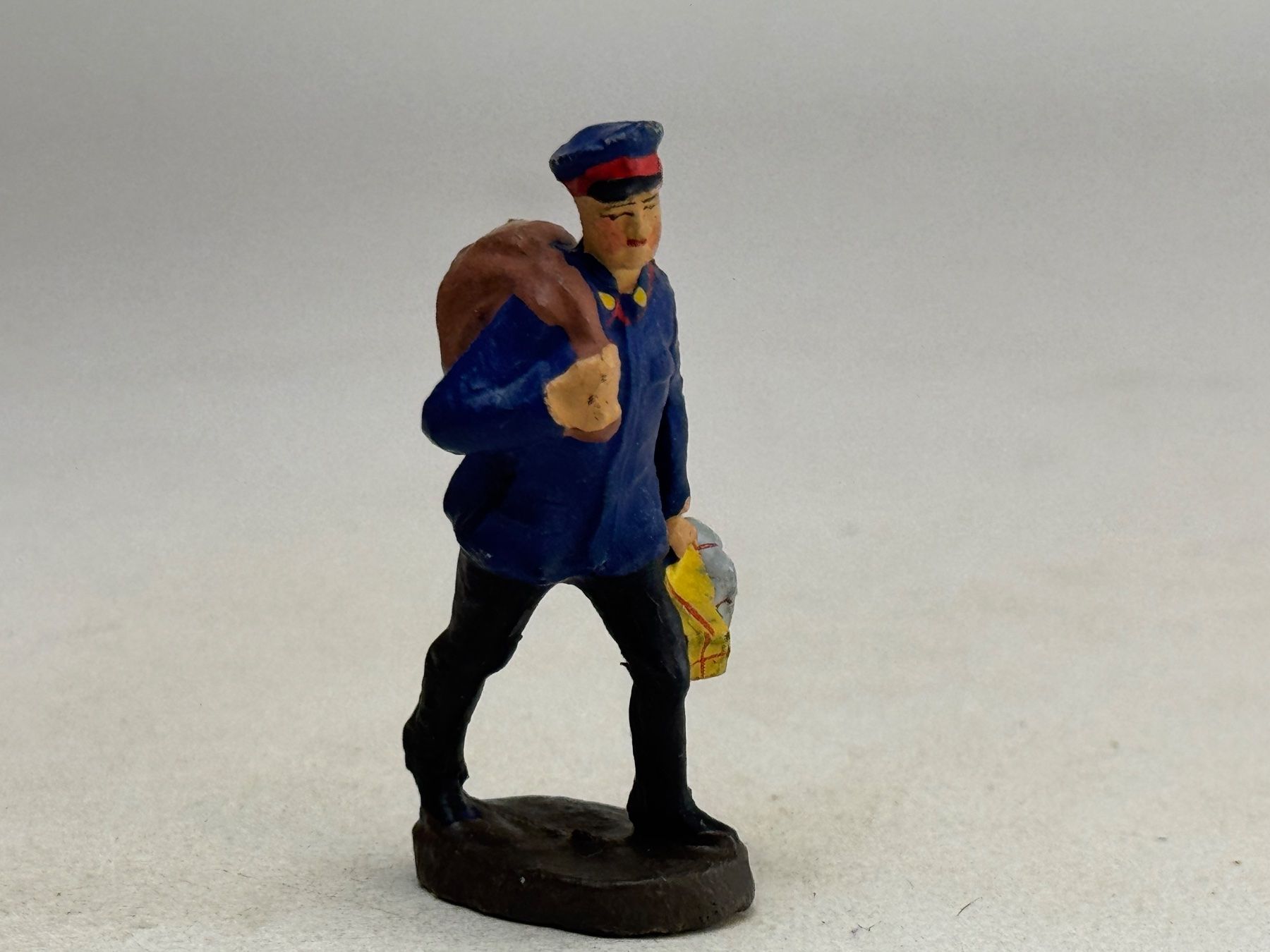 Trains électriques: RA- Elastolin Figur Postbote mit Briefsack 55 mm hoch – D'occasion à Elm par Wikmtz 1