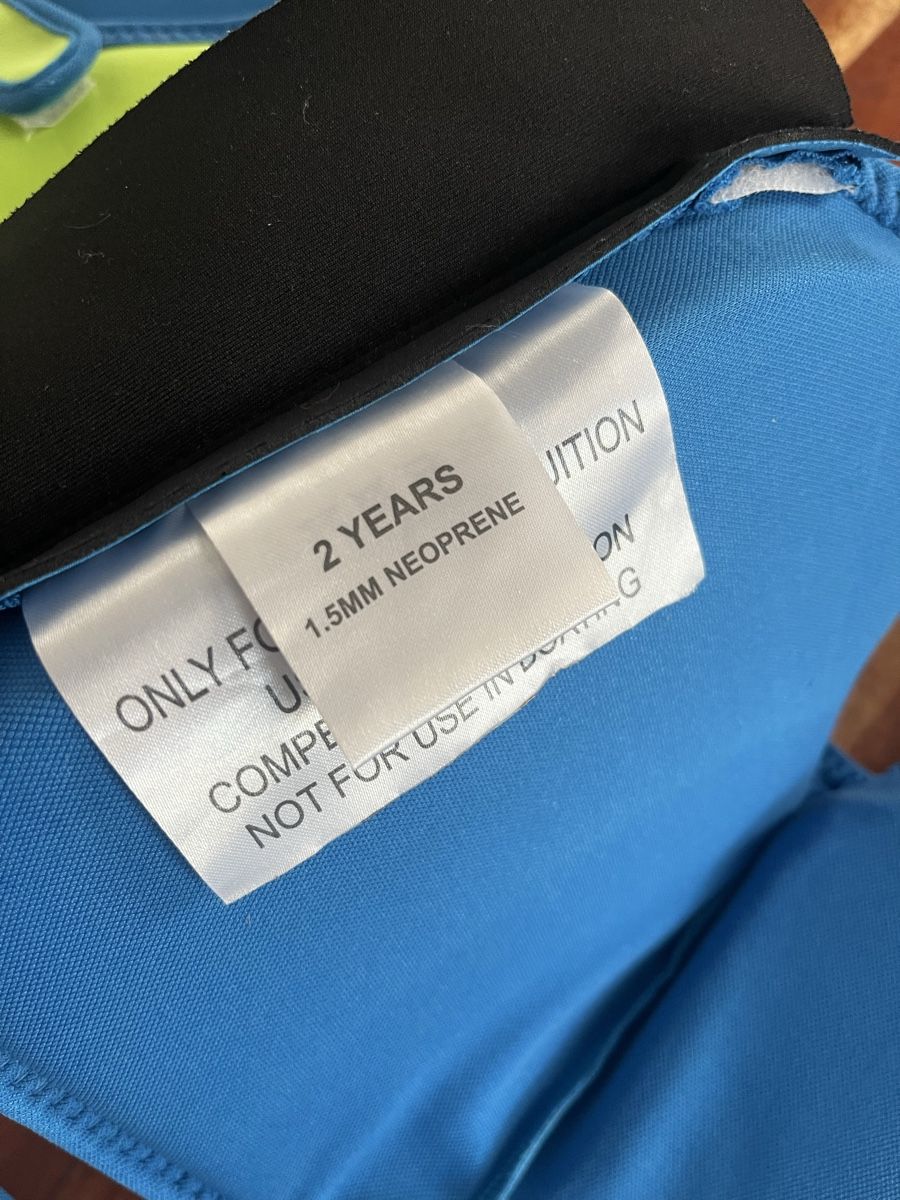 Gilets de sauvetage: Schwimmweste Kinder 2 Jahre – D'occasion à Zermatt par B.15.v02 2