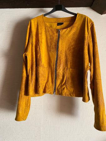 Veste femme aspect daim couleur moutarde taille 46/48