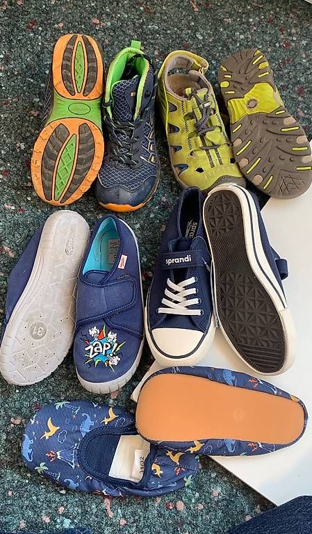 Scarpe per ragazzi: Schuhpaket Grösse 31 – Usato da Gossau SG venduto da SabrinaA0102