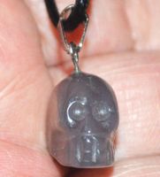 Halskette 5045 – Schädel – Graue Jade