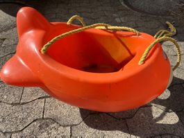 KLEINKINDER SCHAUKEL IN GUTEM ZUSTAND