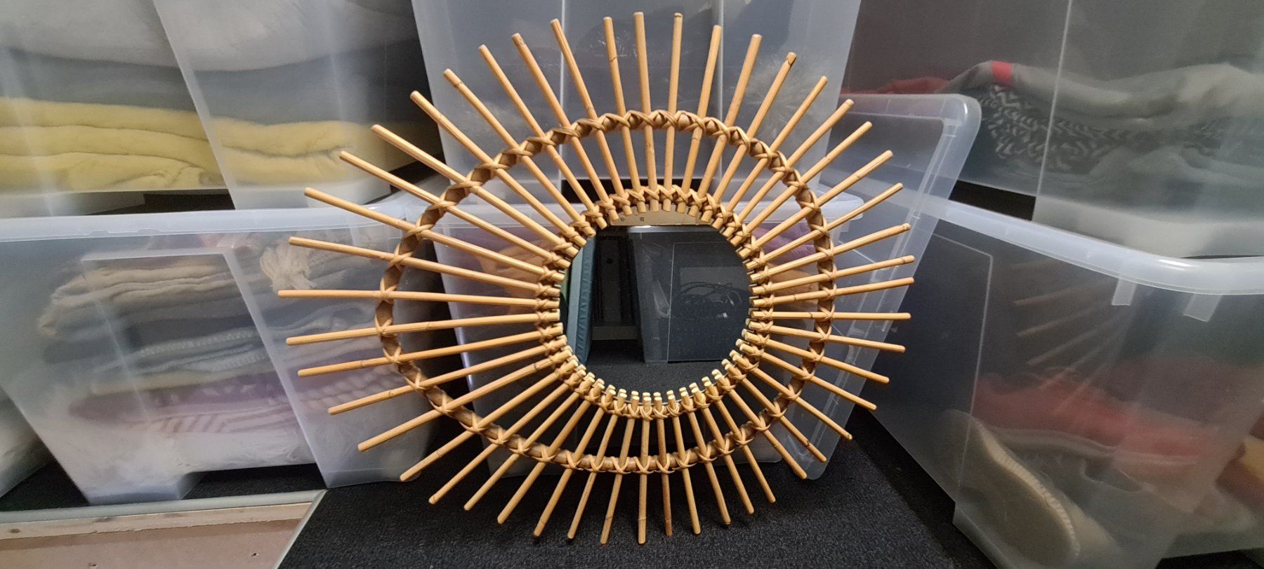 La Redoute Specchi: Wooden eye mirror from La Redoute – Usato da Zürich venduto da monadiederich