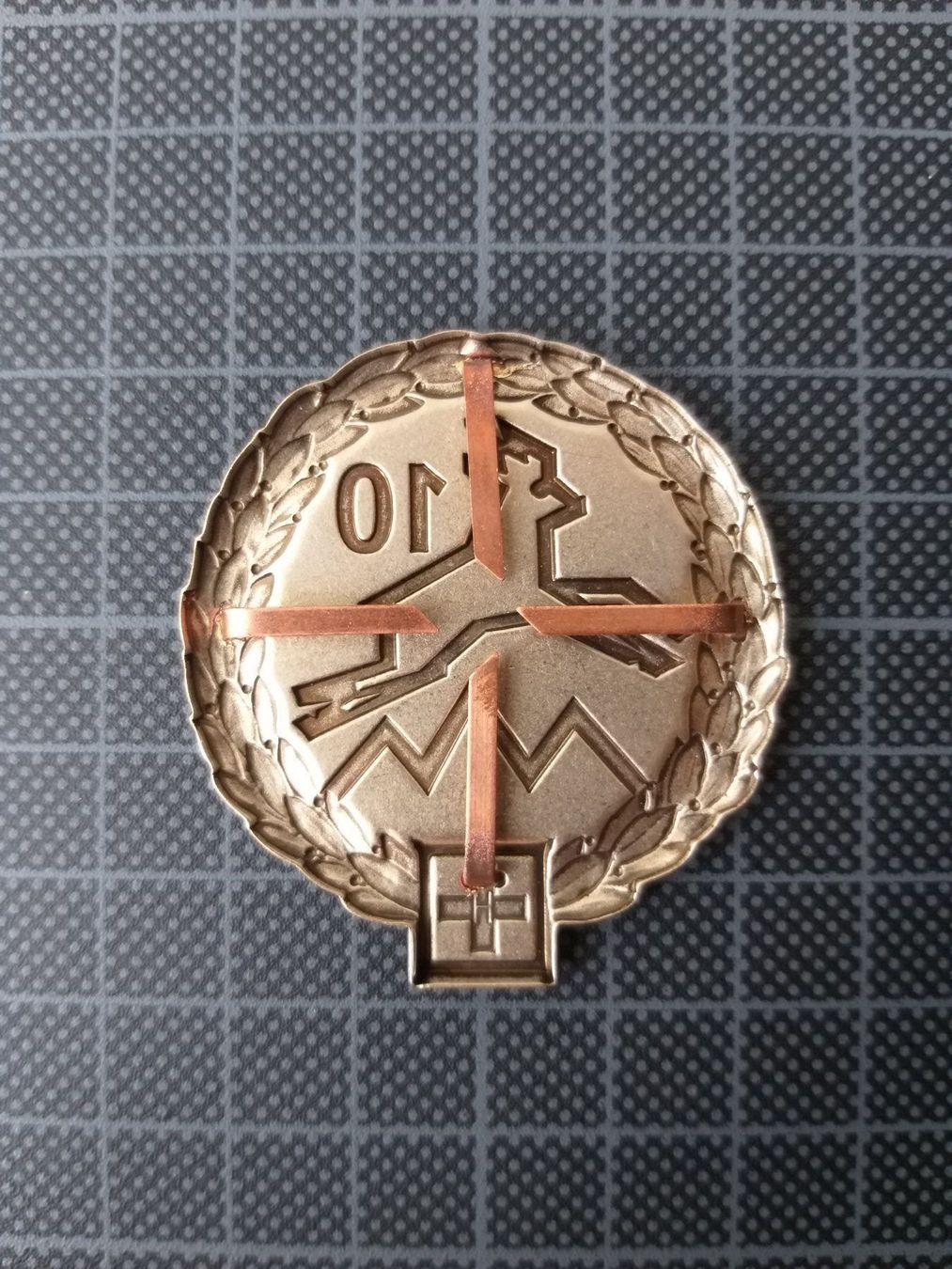 Placchette & Badge: Béretemblem Gebirgsinfanteriebrigade 10 – Nuovo (secondo la descrizione) da Bauma venduto da SwissMilitaria 1