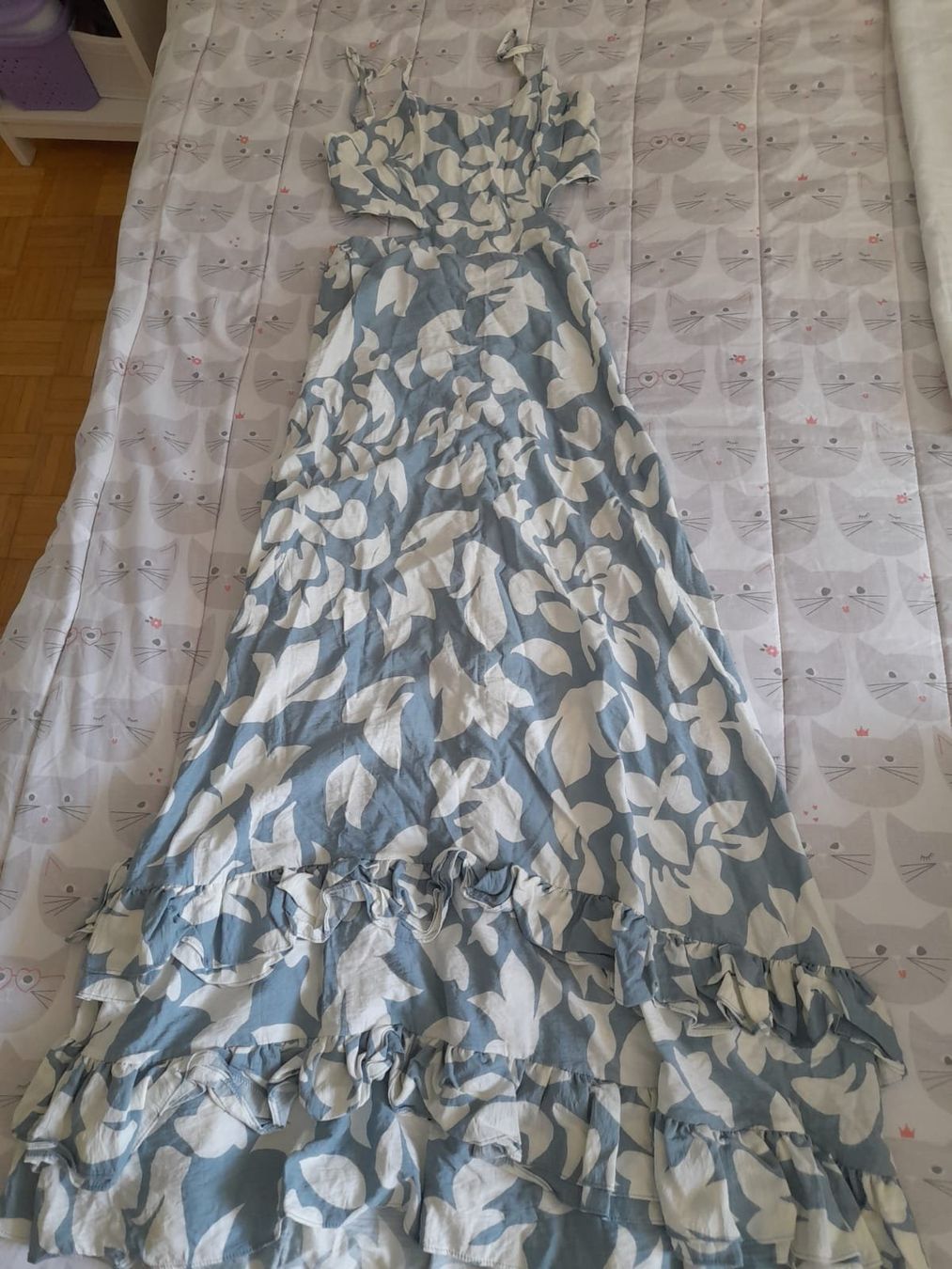 Kleider: Dress – Gebraucht aus Genève von gal_x6ln 1