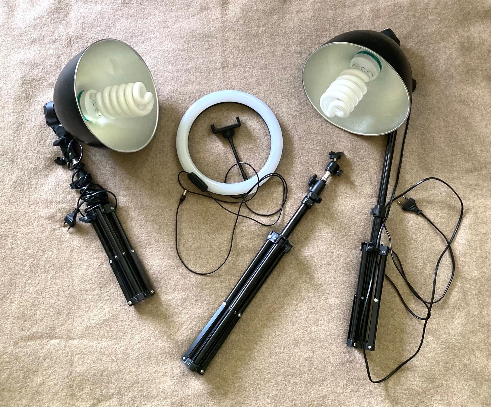 Lampes: 2 Studioleuchten und 1 LED Ringleuchte – D'occasion à Zürich par tanteluzie