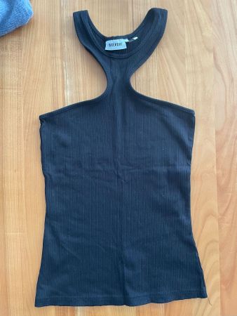 Weekday Top Gr. M Sommerliches Schwarzes Ripp-Top ☀️